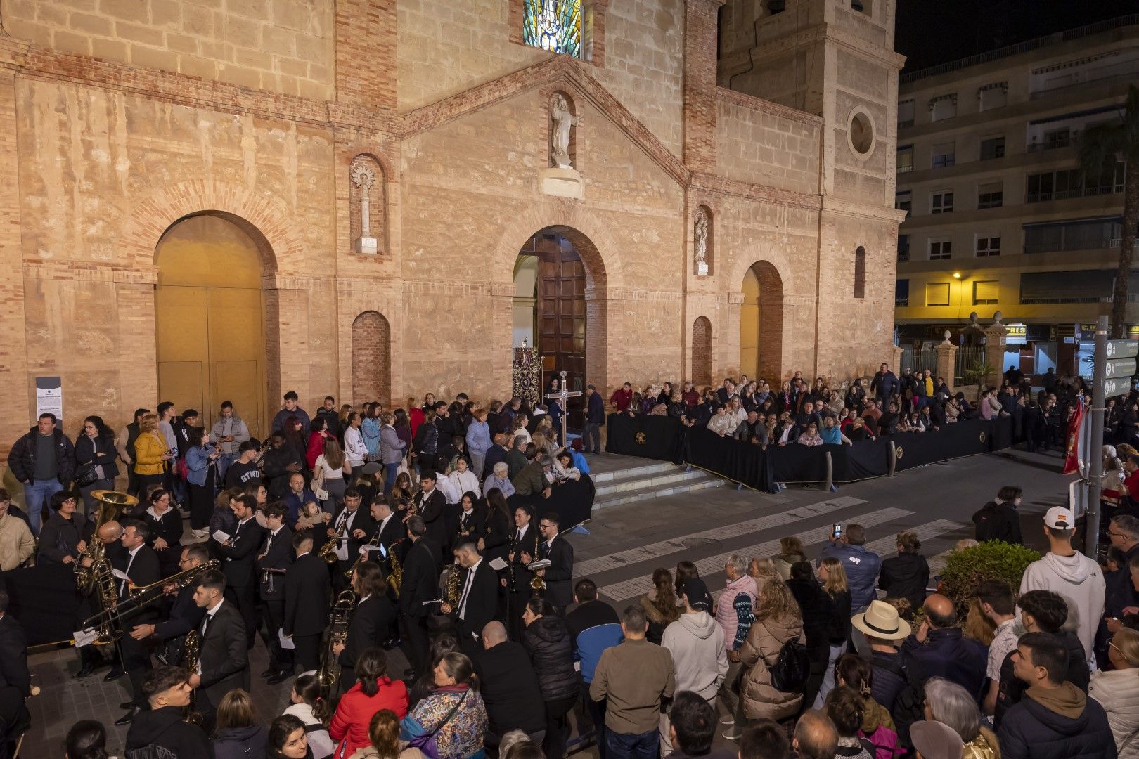 Aquí las imágenes de la Procesión de Lunes Santo en Torrevieja