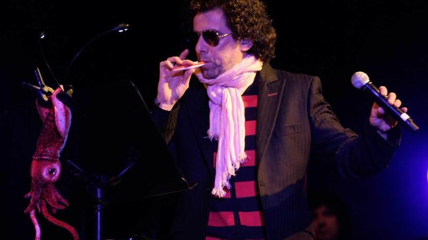 Andrés Calamaro, durante su concierto en San Lázaro en 2008.