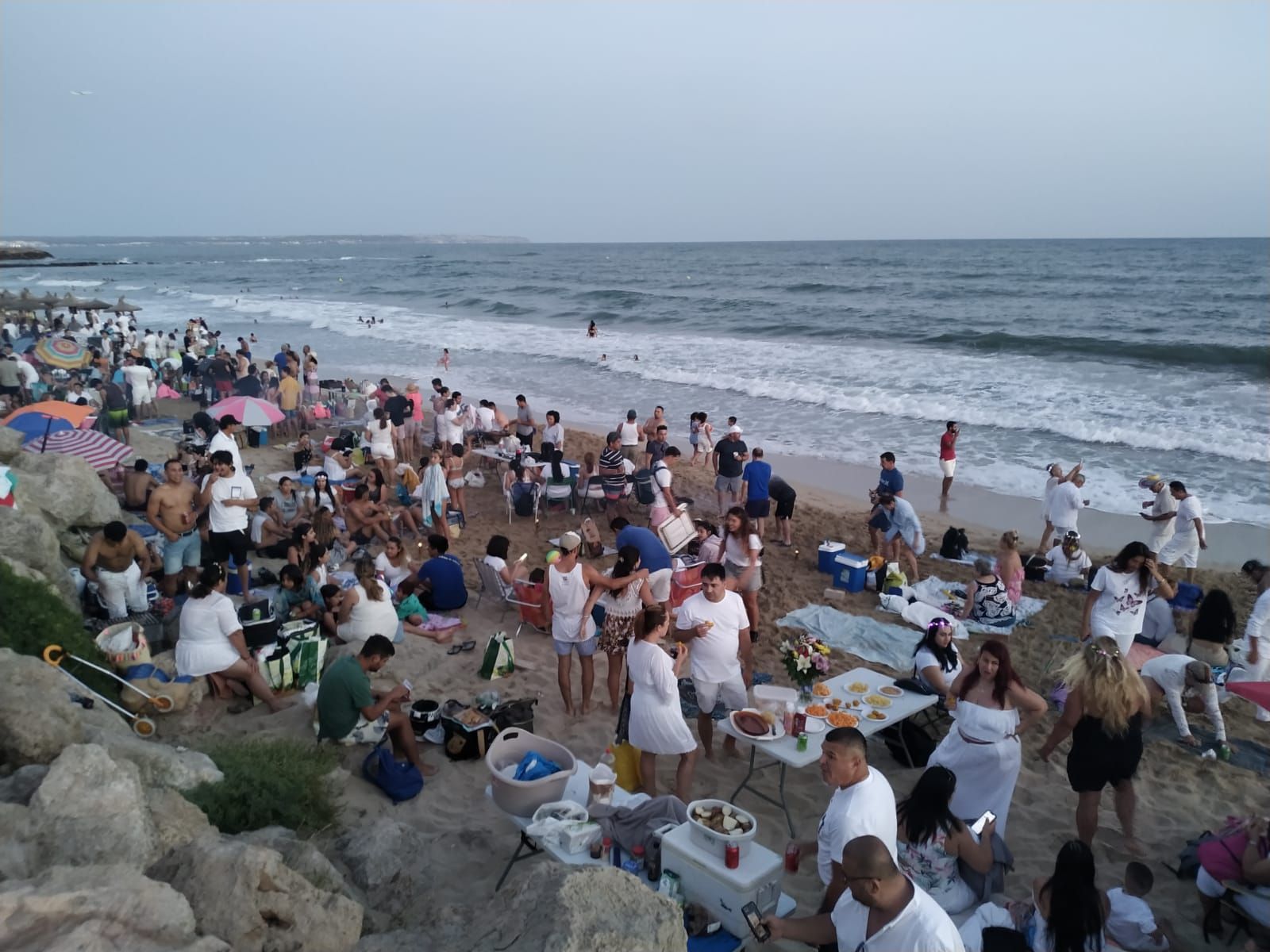 So feierten die Menschen die Johannisnacht am Strand von Palma de Mallorca