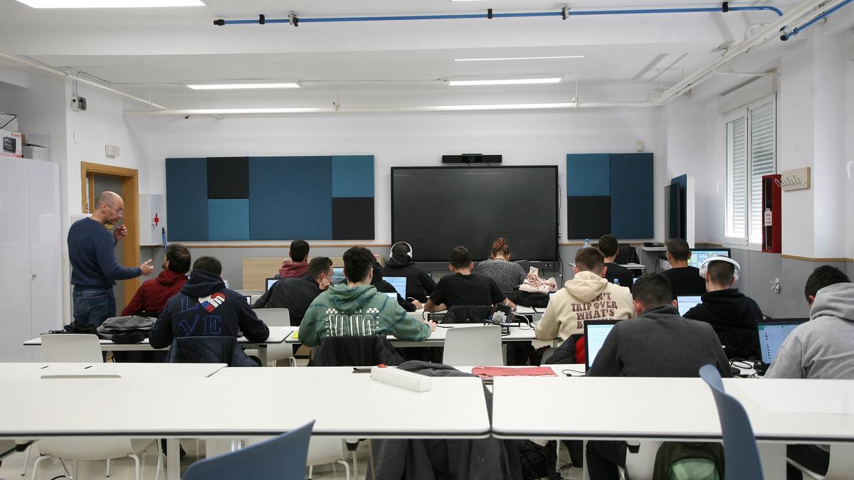 Estudiantes de un instituto de la provincia, durante una de las sesiones formativas.