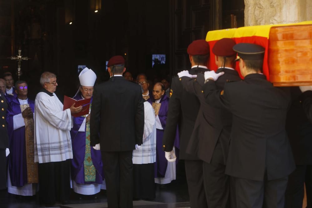 Funeral en la Catedral por el policía asesinado en València