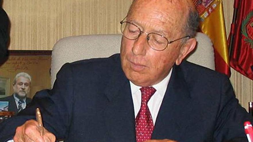 Enrique Falcó y Carrión, Conde de Elda.