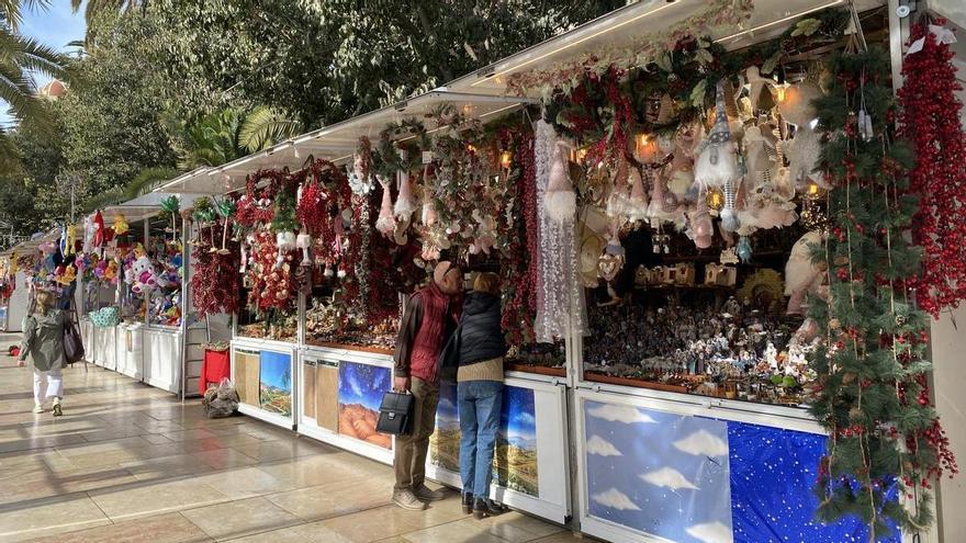 El mercado navideño del Paseo del Parque mira al cielo y al bolsillo estas fiestas