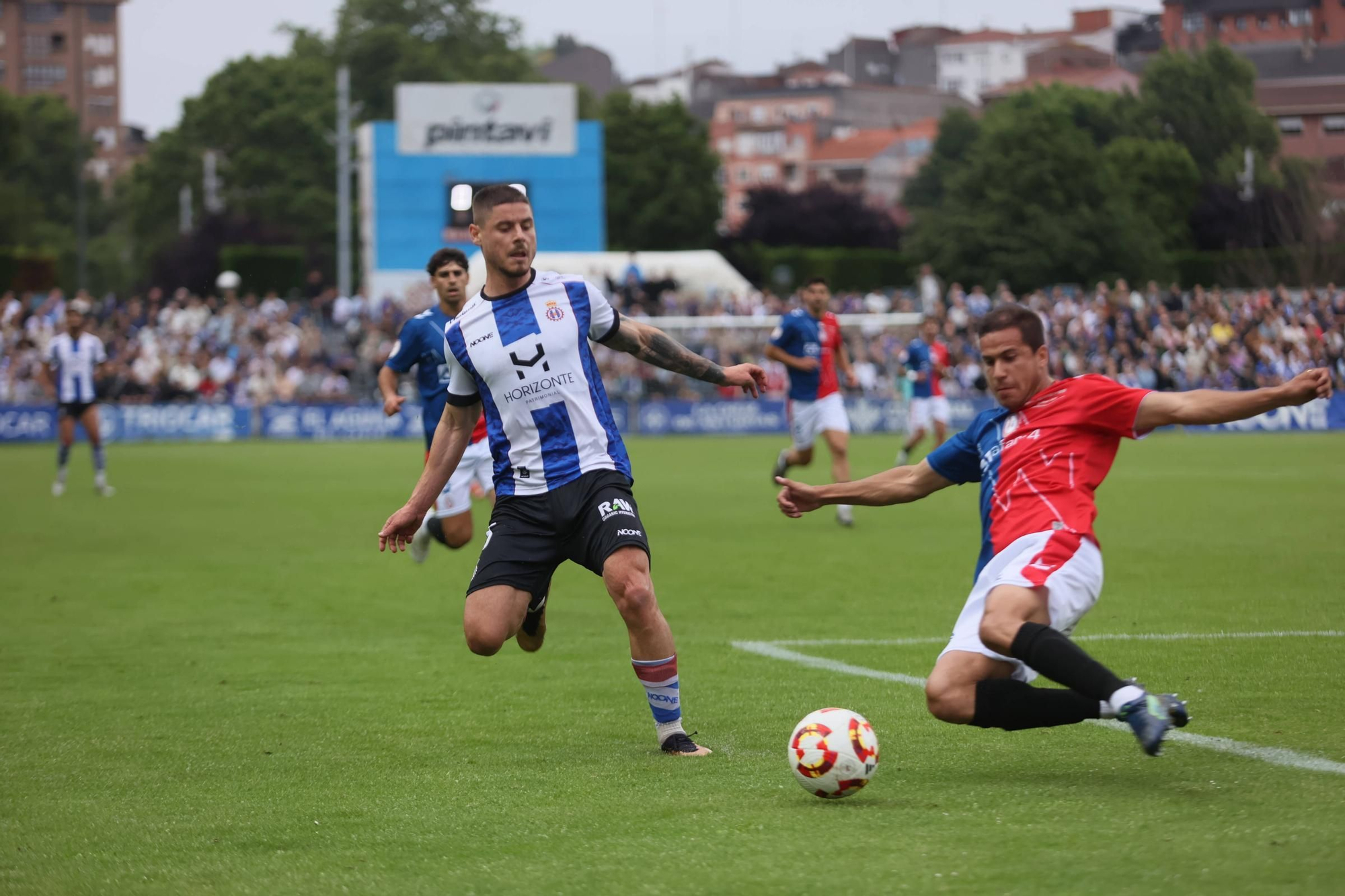 EN IMÁGENES: La final por el ascenso entre Avilés y Rayo Majadahonda vivida en el Suárez Puerta