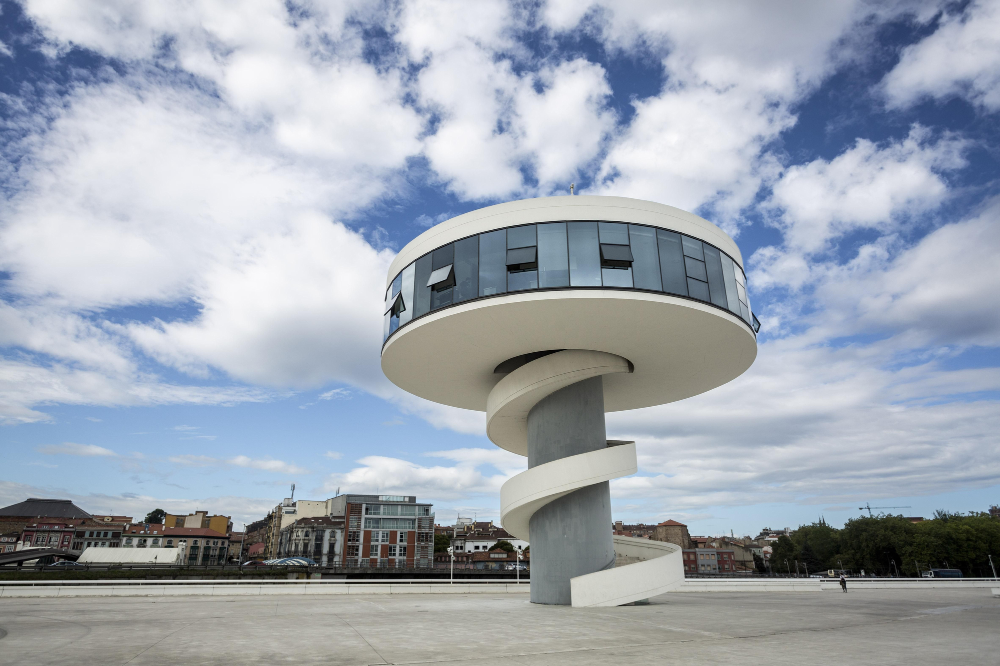 Asturianos en Avilés, un recorrido por el municipio