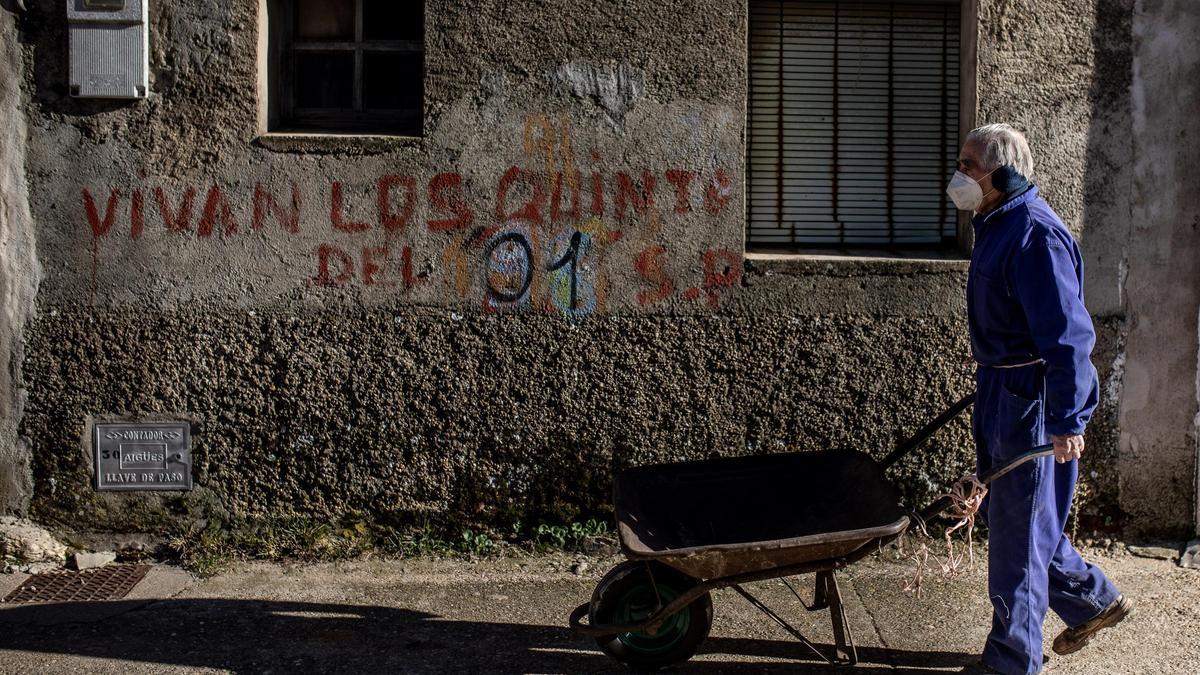 La España interior ha visto reducido su peso demográfico, laboral y económico "casi a la mitad".