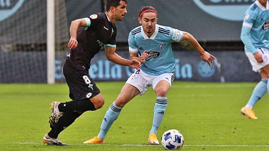 Holsgrove, durante un partido en Barreiro con el filial. |  // RCCELTA