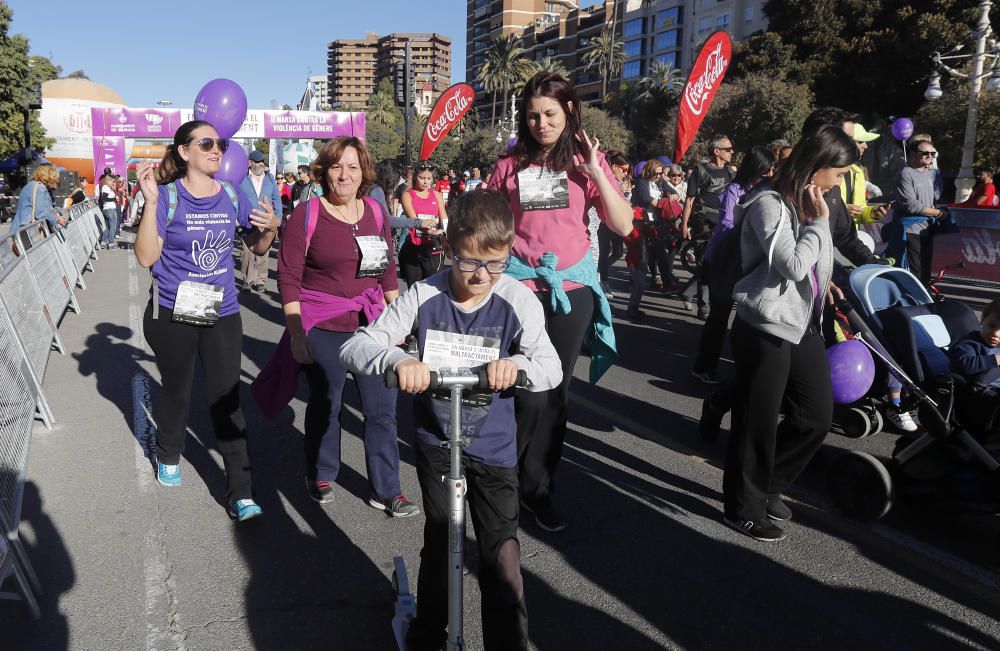 Búscate en la Marxa Contra la Violència de Gènere