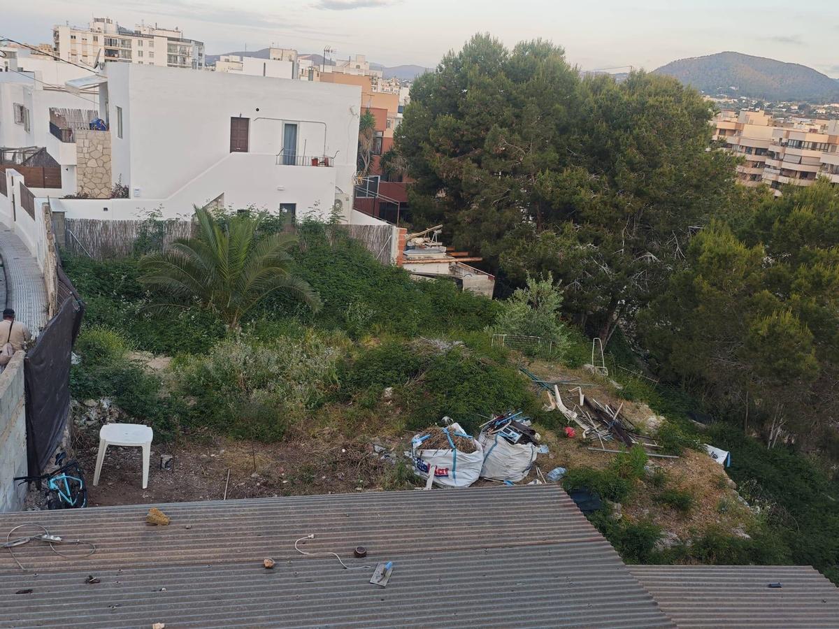 Imágenes del solar okupado de Ibiza