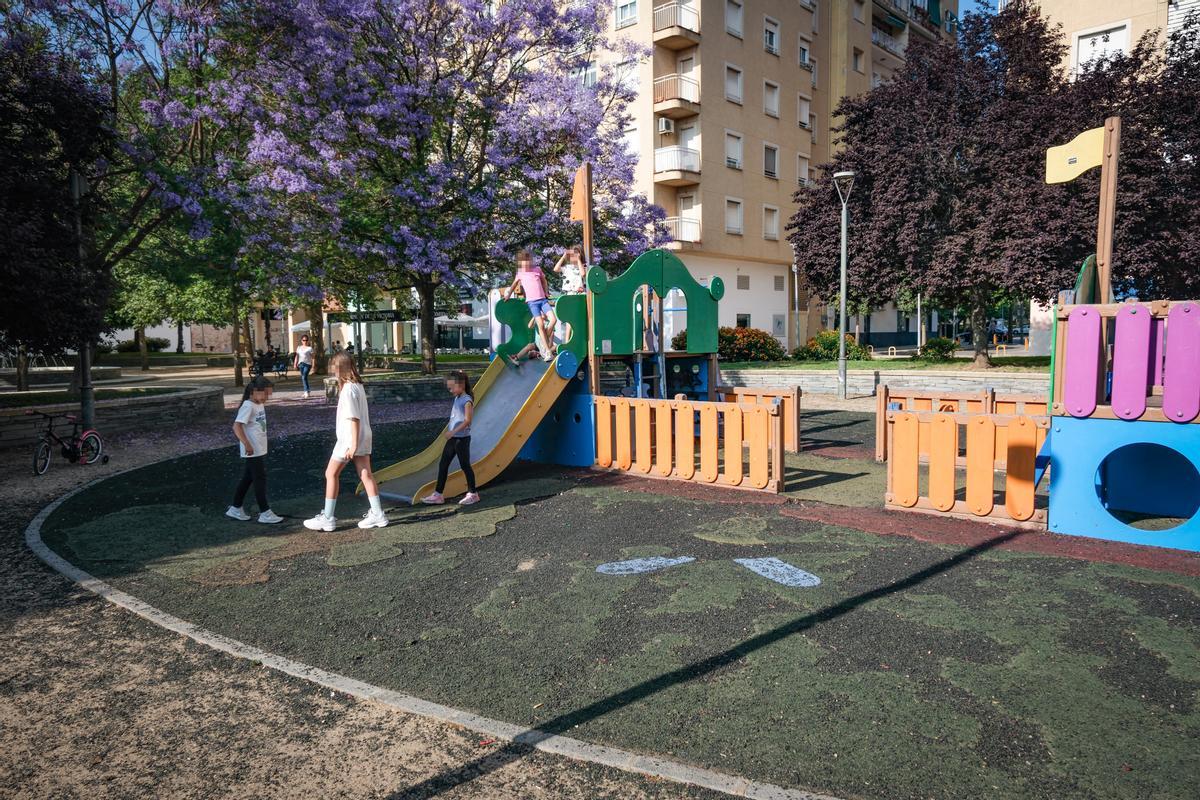 El suelo del área infantil, destrozado.