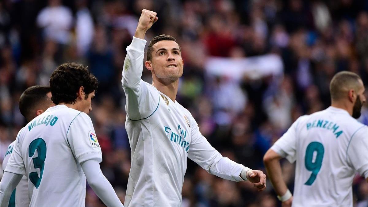 Cristiano Ronaldo celebra su segundo gol al Sevilla, marcado de penalti
