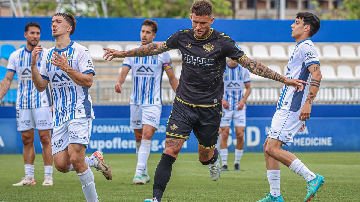 Danny Blum celebra el gol de la victoria frente al Atlético Baleares