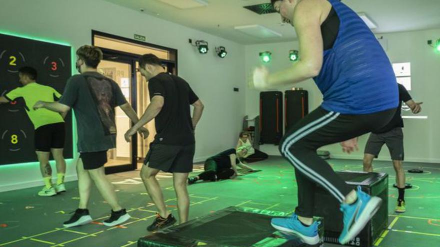 Así es Prama, el entrenamiento por el que ganarás salud a base de luces en un gimnasio de Oviedo