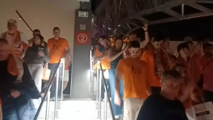 La afición del Valencia Basket celebra el pase a la Final a Cuatro de la Euroliga