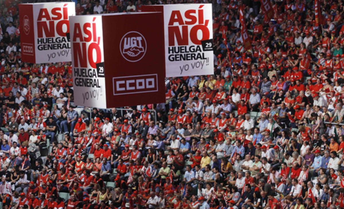 Representants sindicals de CCOO i UGT durant una trobada a Madrid, prèvia a la vaga general del 29 de setembre del 2011.