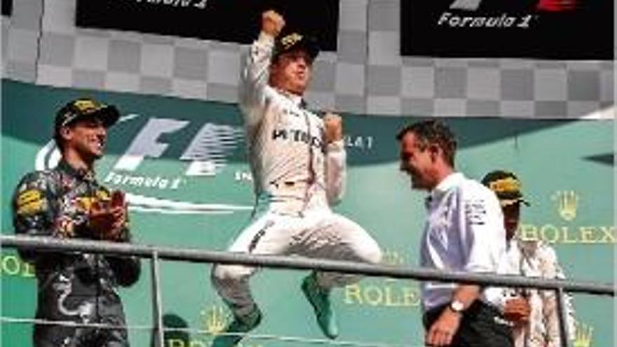 Nico Rosberg celebra la seva victòria, ahir al GP de Bèlgica.