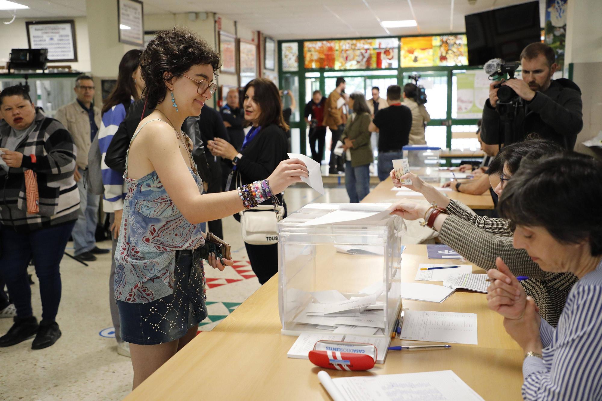 Así fue la jornada electoral en Santiago: las imágenes