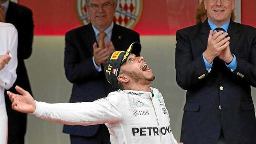 Hamilton és el més ràpid  a Mònaco i es reenganxa  a la lluita pel campionat