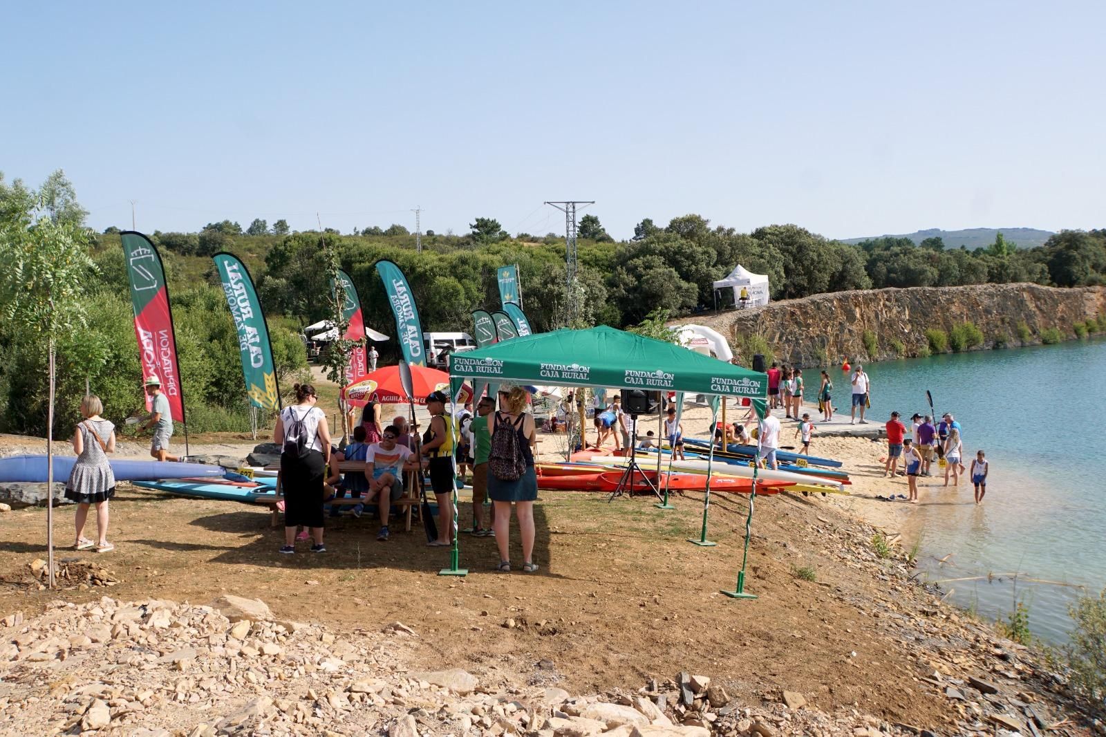 GALERÍA | Campeonato de piragüismo en la nueva "playa" de Aliste: la cantera de San Vicente