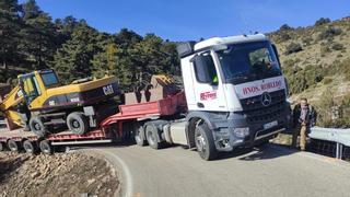 Un camión atrapado bloquea la carretera entre Vallibona y Morella durante seis horas