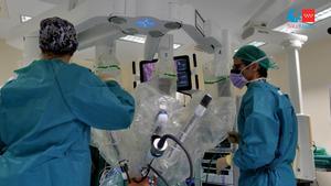 Así es la cirugía robótica que el hospital 12 de Octubre ha realizado al paciente más pequeño de España