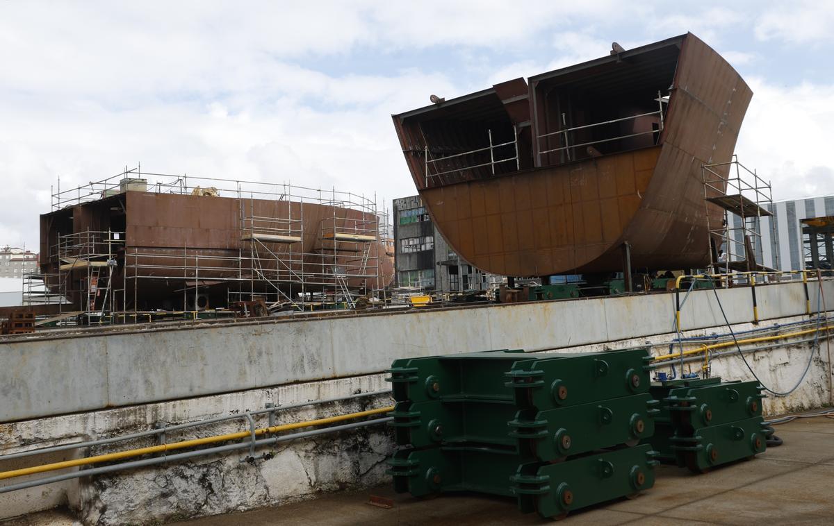 Dos de los barcos actualmente en construcción en Astilleros Ría de Vigo.