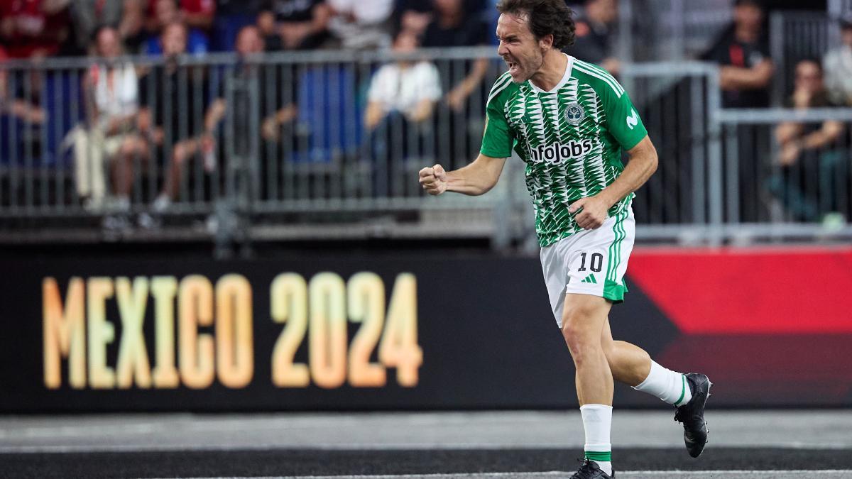 Verdú celebrando un gol con Troncos en el Mundial de la Kings League