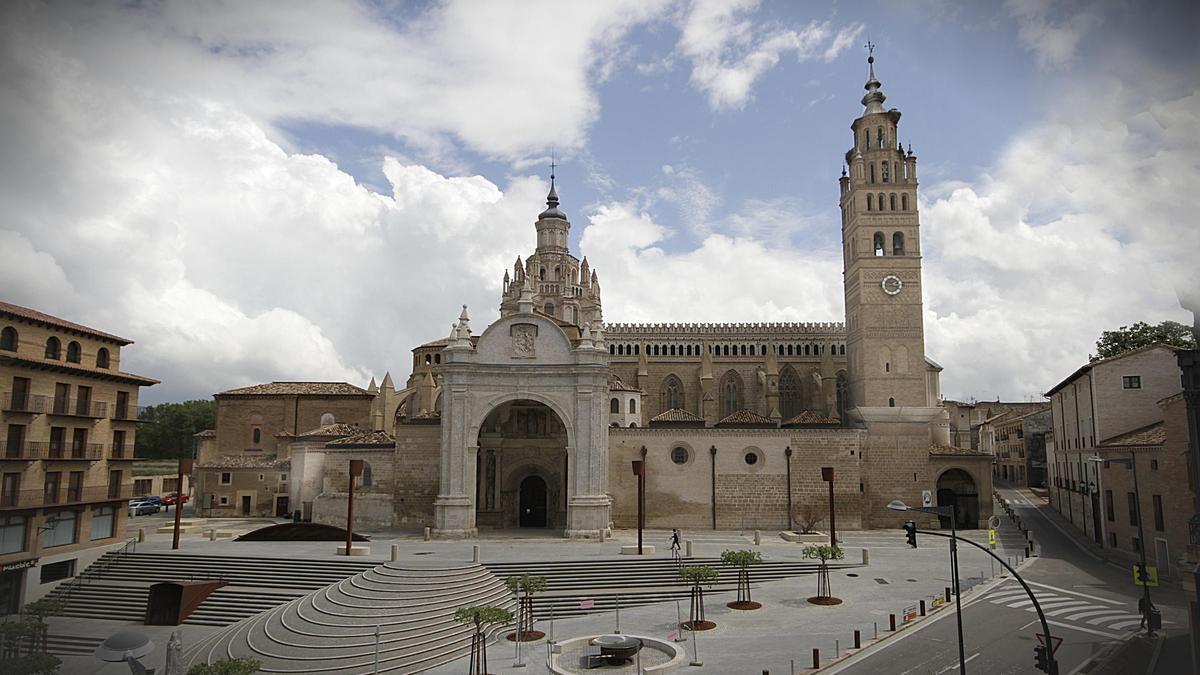 Vista frontal de la catedral de Tarazona