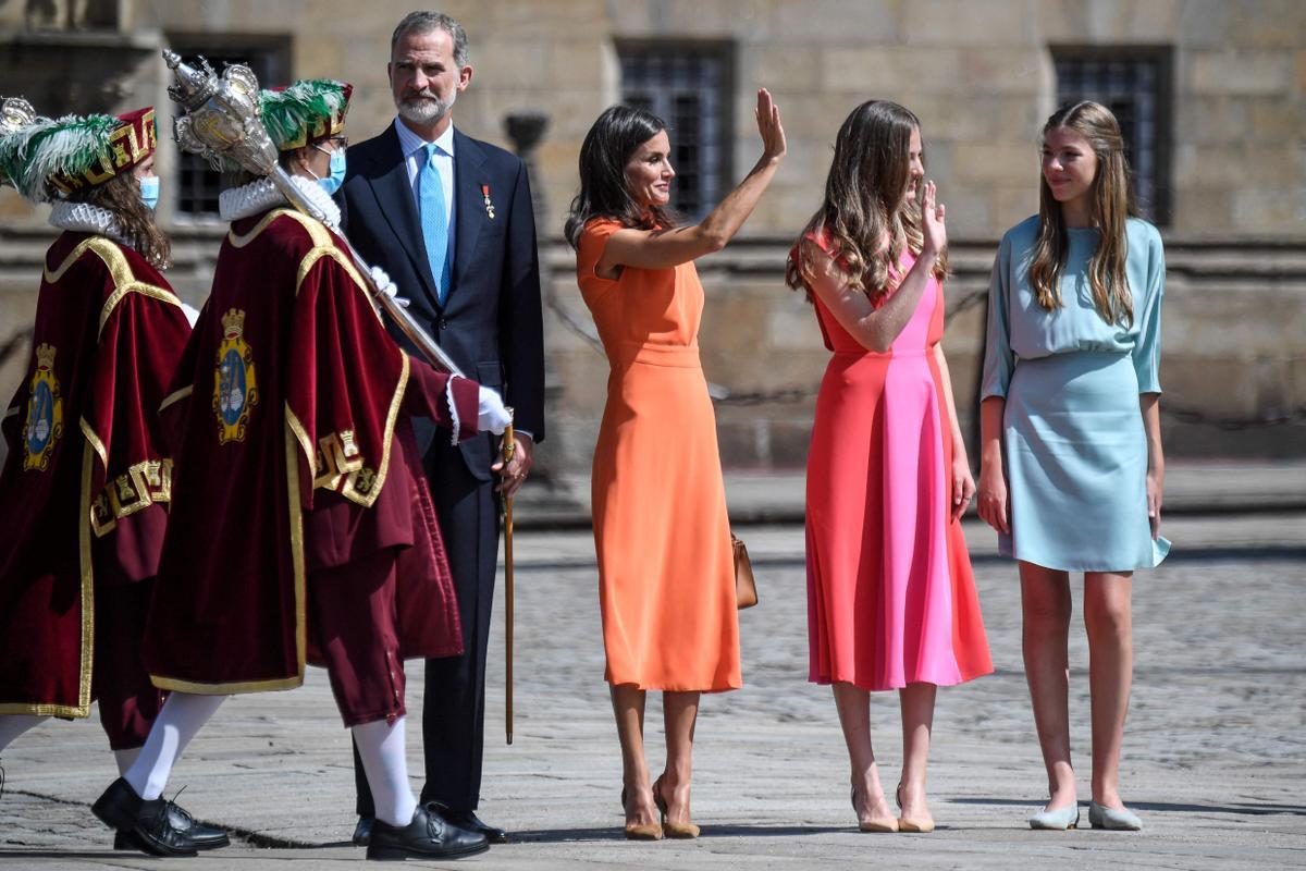 Los Reyes, Leonor y Sofía presiden en Santiago los actos del día del apóstol