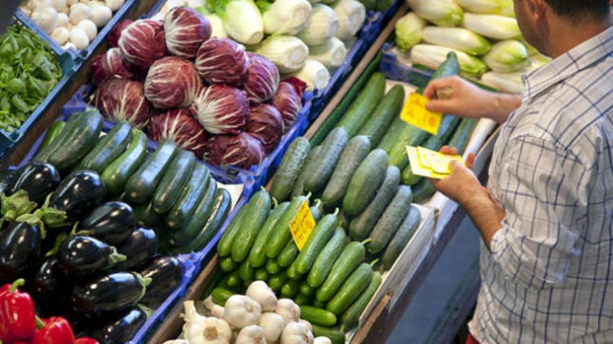 La confianza del consumidor español sigue bajando.