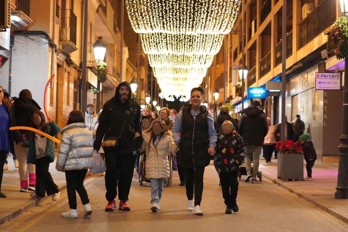 Iluminación navideña en la calle Mayor de Paterna.