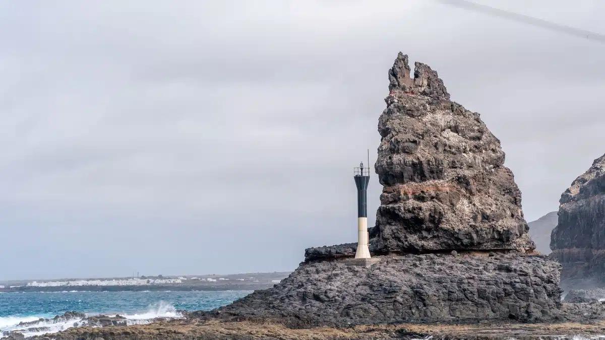 Localizan un cuerpo en la zona donde se buscaba al senderista desaparecido en Lanzarote Localizan un cuerpo en la zona donde se buscaba al senderista desaparecido en Lanzarote