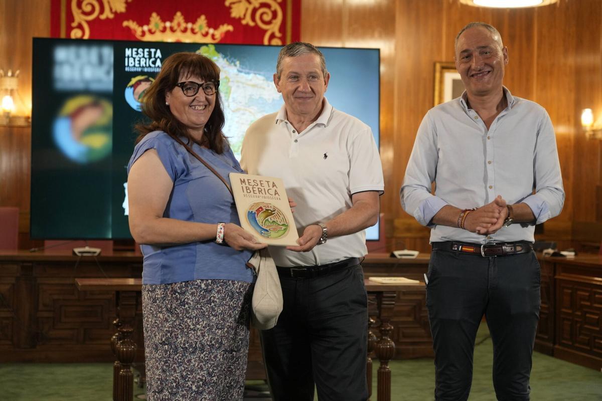 ENTREGA PLACAS MARCA RESERVA DE LA BIOSFERA TRANSFRONTERIZA