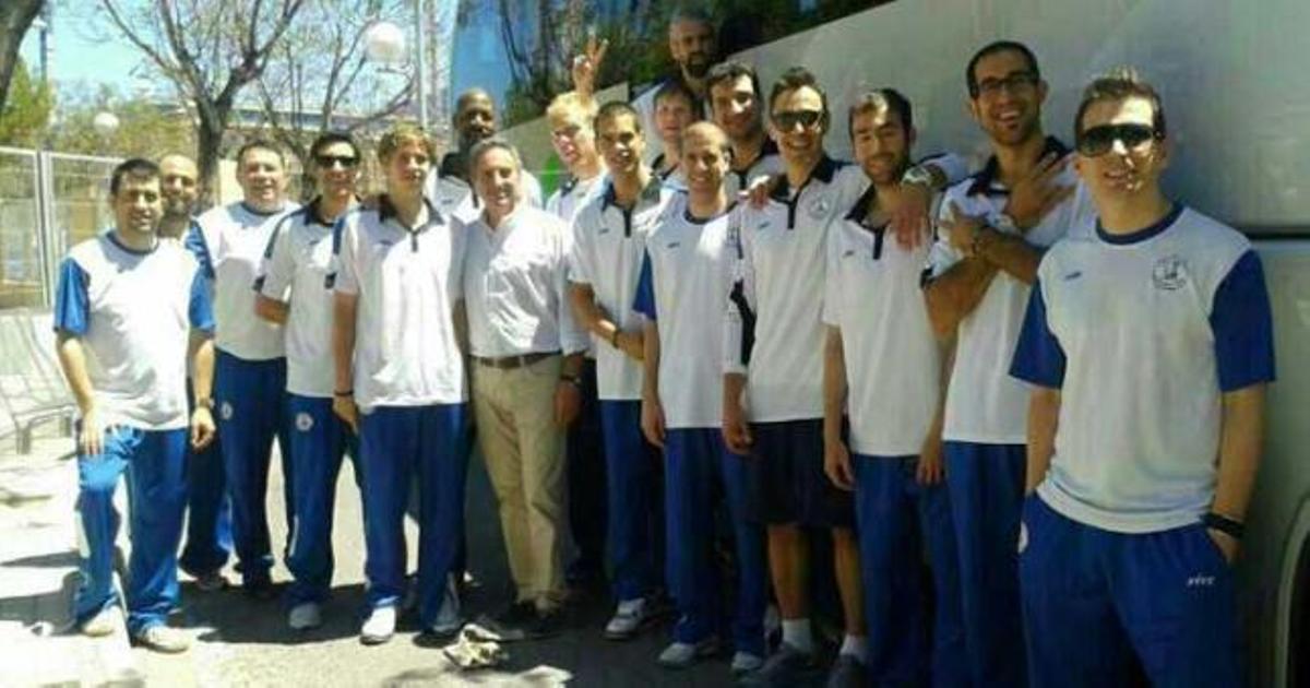 La plantilla minutos antes de emprender viaje a Andorra.
