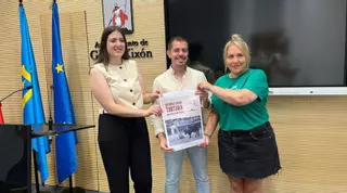 Izquierda Unida y Podemos exigen el fin de "la tortura" en Gijón