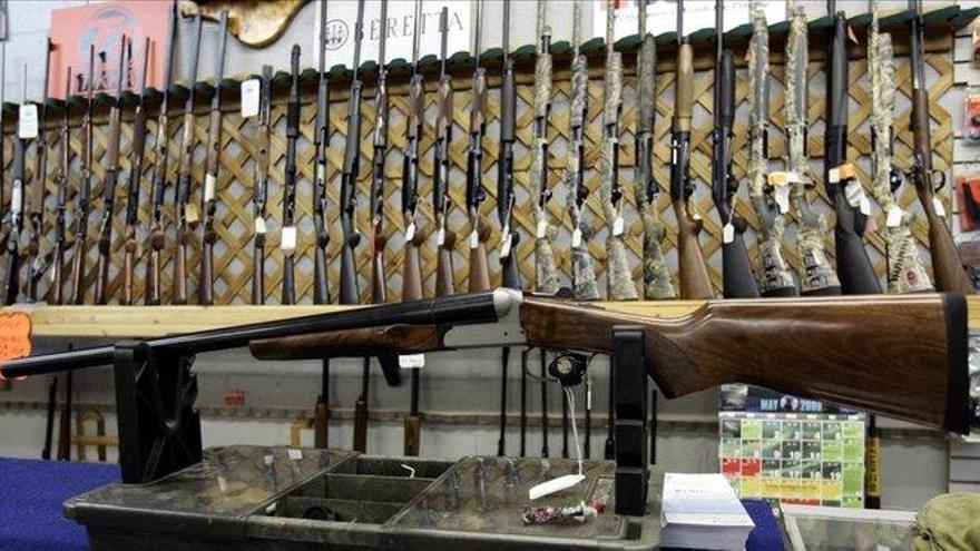 Canadá prohíbe la venta y el uso de armas de fuego de asalto