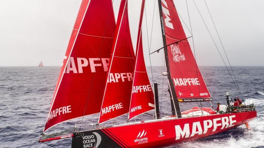 El Mapfre lidera la flota en la salida de Itajaí