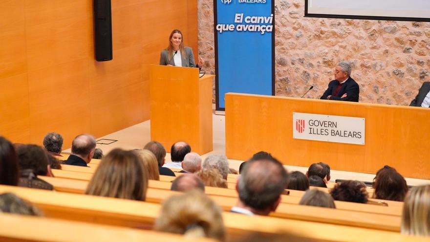 El presidente de los promotores inmobiliarios de Baleares, en un acto del PP: &quot;La Comisión de Medio Ambiente hay que quemarla y hacerla de nuevo&quot;