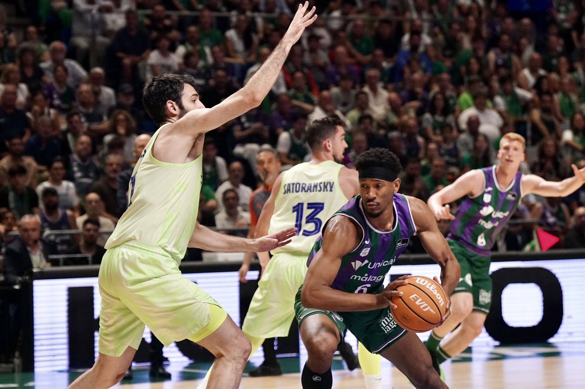 Cuartos de final de la Liga Endesa entre el Unicaja y el Barça