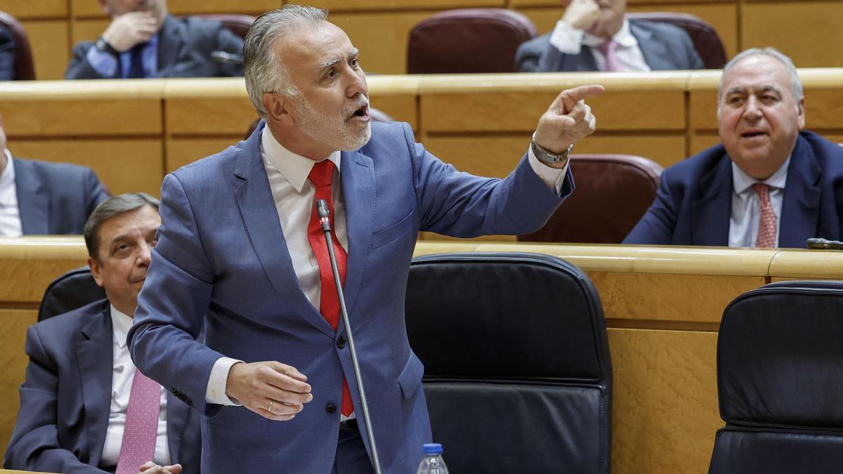 El ministro de Política Territorial, Ángel Víctor Torres, durante una comparecencia en el Senado.