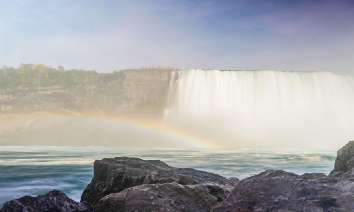 Vistas desde mirador túnel cataratas Niágara