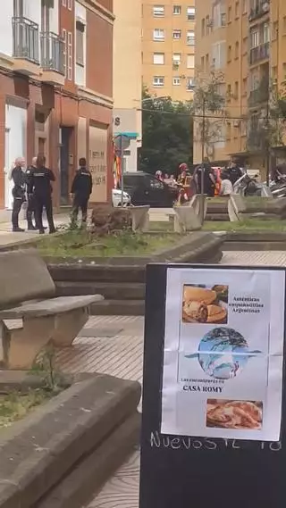 Una madre y su hijo logran sofocar un incendio en su vivienda de Pardaleras con un extintor prestado por un bar