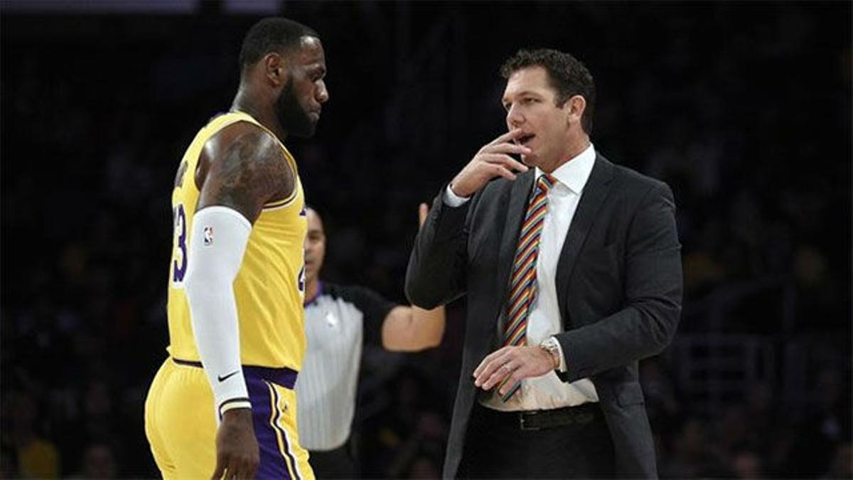 Lakers despiden a Luke Walton; Lue y Williams suenan como sus sustitutos