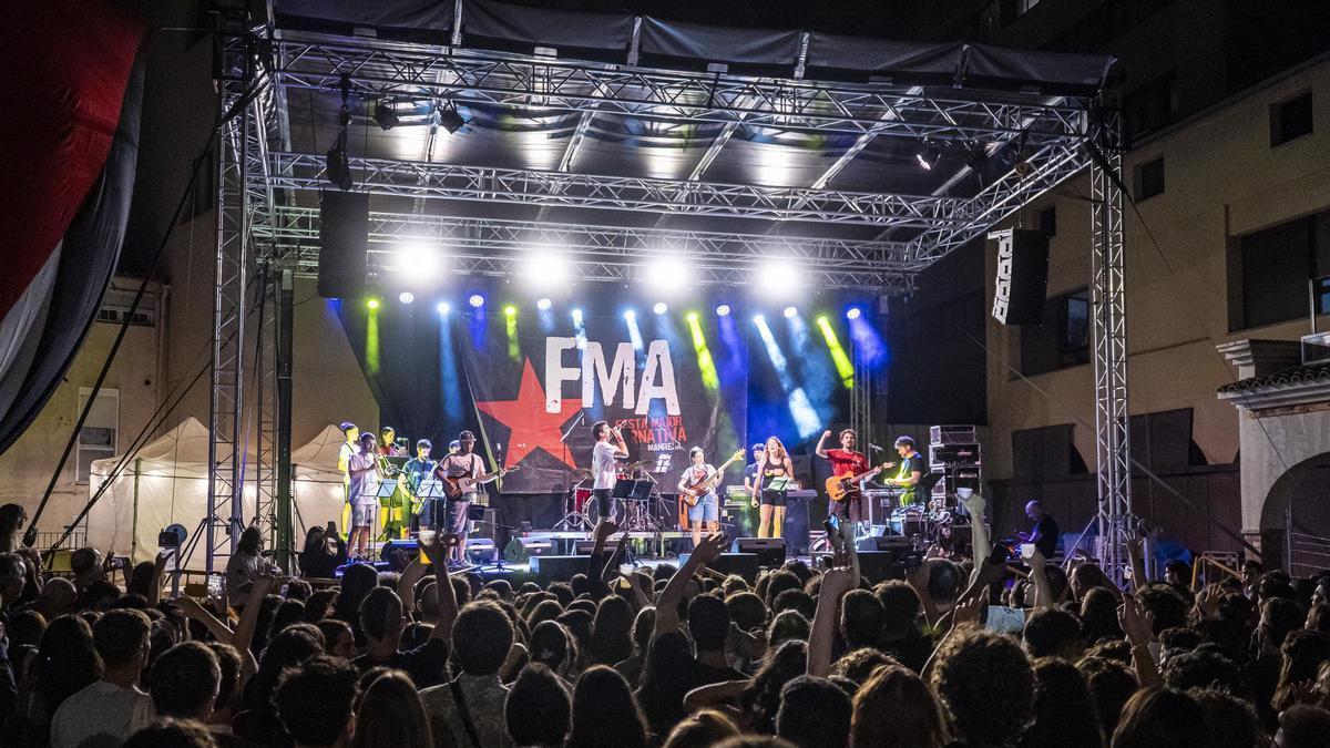 Concert de l'orquestra de l'Alternativa, a la plaça Puigmercadal l'any passat