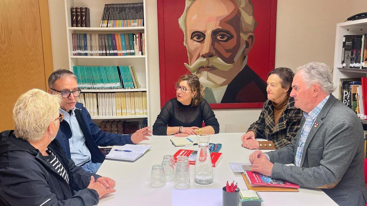 La reunión del PSOE de Gijón con la Asociación Memorialista Asturias.