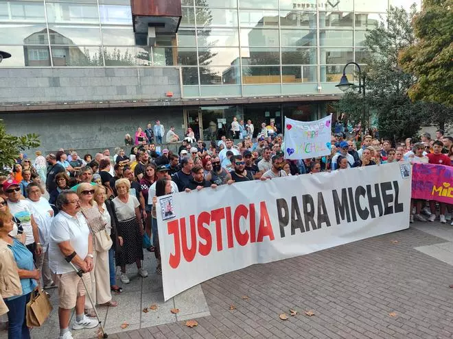 Concentración en Cangas para exigir "justicia" para Miguel Paredes "Michel"