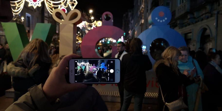 Ya es Navidad en Vigo: 10 milllones de luces para marcar una historia. // A. Villar | J. Lores | J. Álvarez | C. Delgado | M. Romero