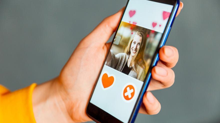 Usuaria de Twitter imita a los hombres de Tinder en 11 fotografías y conquista la red