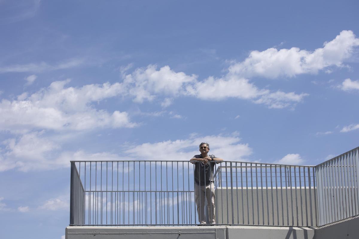 Barcelona estrena mirador y escaleras en la playa de Sant Sebastià