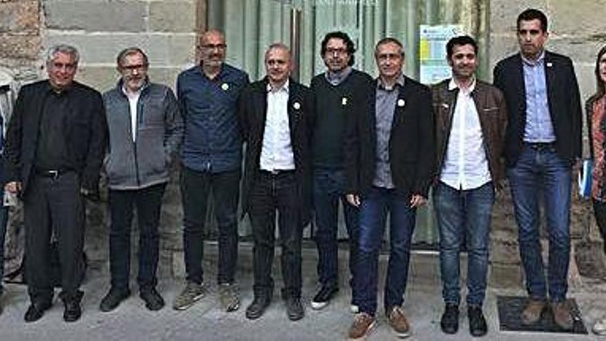 Foto de grup de la trobada d&#039;ahir entre Fàbrega i alcaldes del Bages